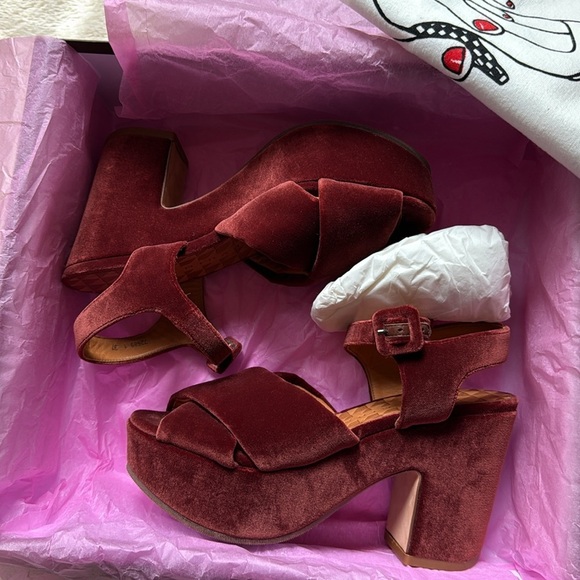 nib CHIE MIHARA ‘Dot’ Velour Platform Heel Sandals in Red size 7 - Picture 3 of 9